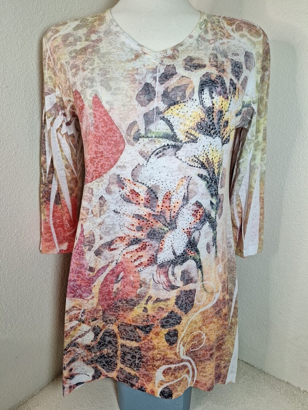 Jess & Jane Tunic Top Medium Water Flowers Asymmetric Rhinestone Artsy Burnout